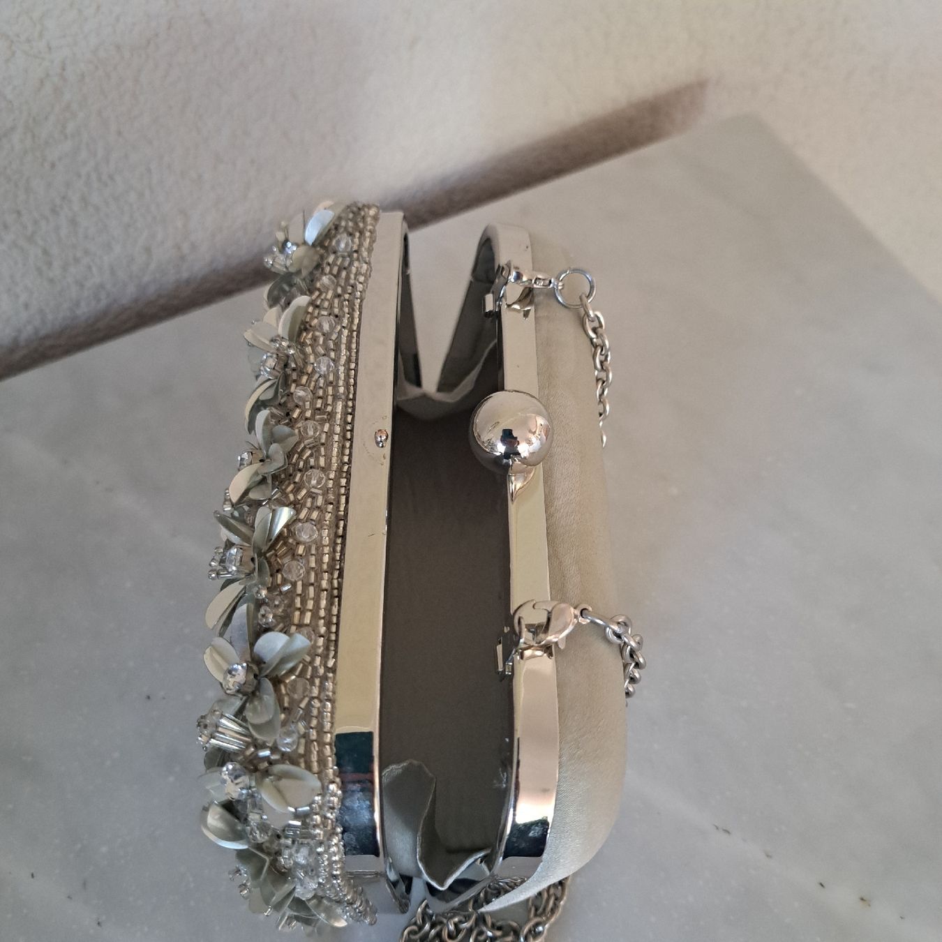 Borse da donna: Elegante Clutch mit Blumenmuster! – Usato da Kriegstetten venduto da Jakasi 1