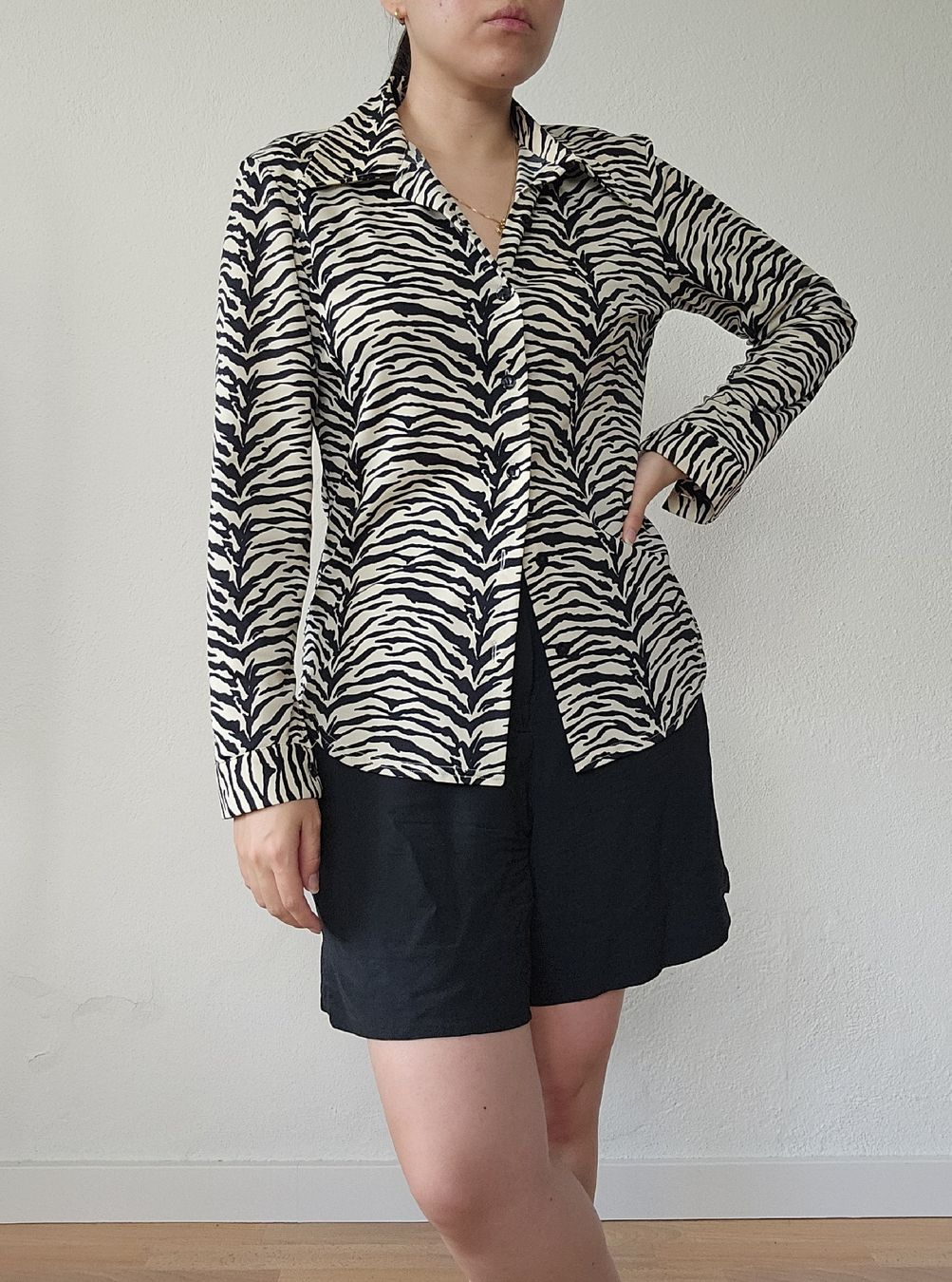 Camicette: Vintage Zebra Bluse Made in Italy, Gr. M, 100% Polyester – Usato da Zürich venduto da Mme.Sora 2