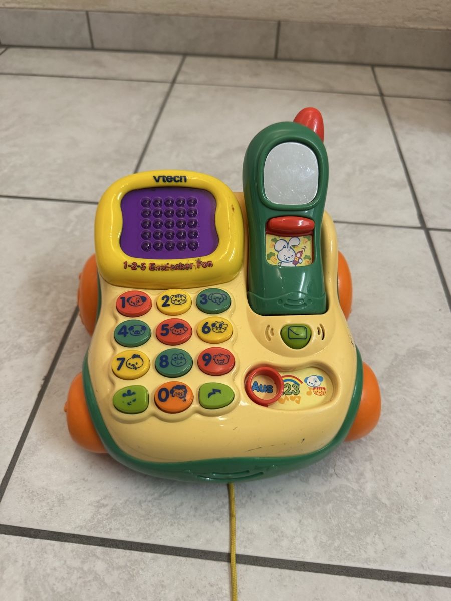 Jouets: Kinder Spiel-Telefon – D'occasion à Waltenschwil par elv_fh6d