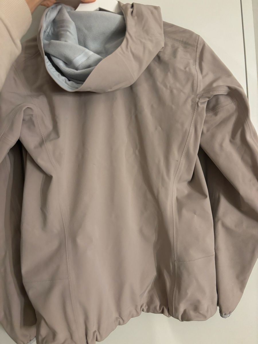 Arcteryx Giacche: Arc'teryx Softshell Jacke, Beige, Damen Grösse M – Usato da Winterthur venduto da lin0a 2