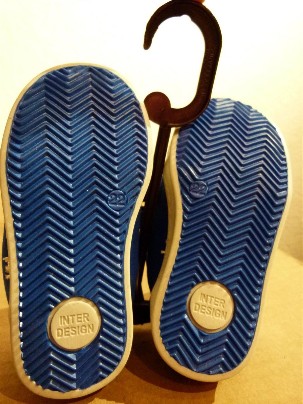 Scarpe da uomo: Kinderschuhe Hausschuhe Gr.22 NEU – Nuovo (secondo la descrizione) da Uerkheim venduto da Justi.y 1