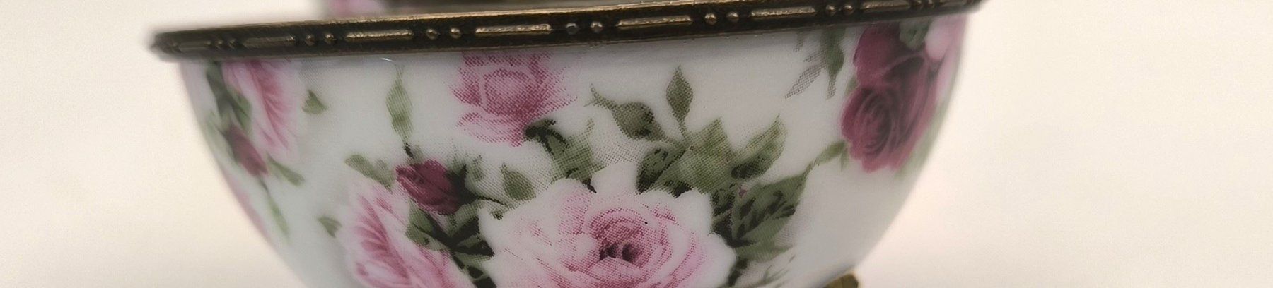 Tutte le decorazioni: Porzellan Ei Handmade – Usato da Rüti ZH venduto da Restwert_Rueti_ZH 1