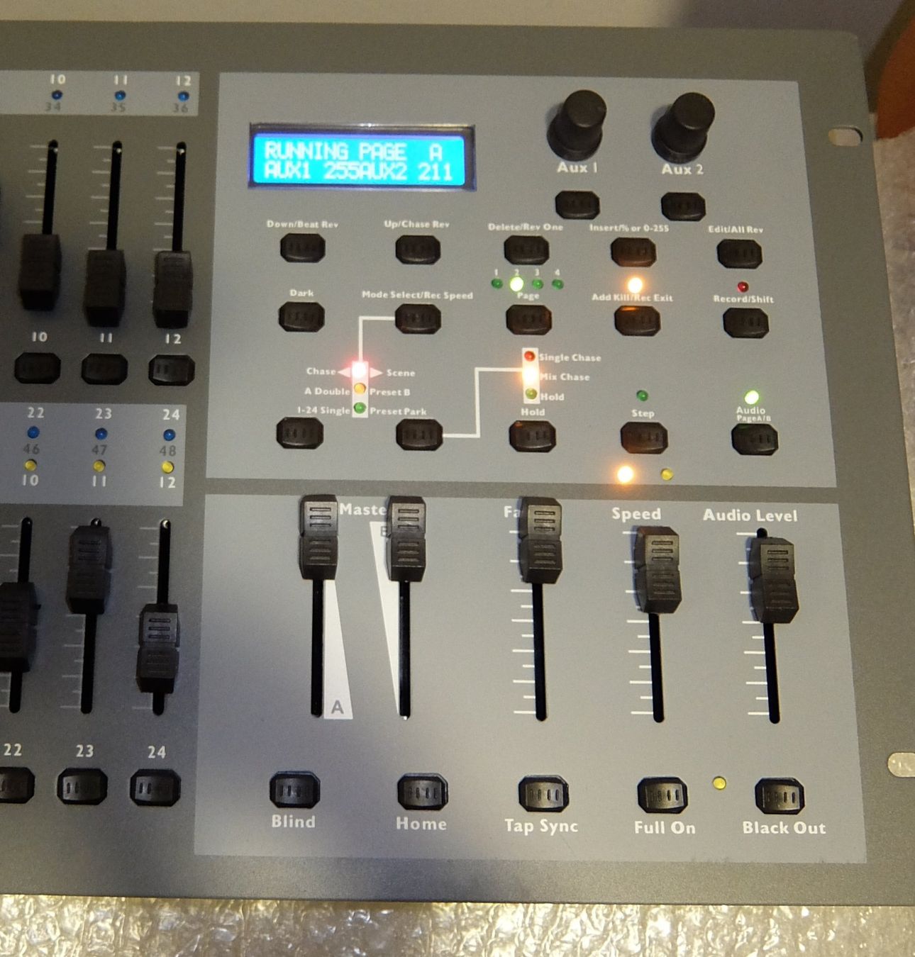 Sony Console di mixaggio: ShowTec SC 2412 -Lighting Control Desk – Usato da Basel venduto da Elektronik_Markt 3