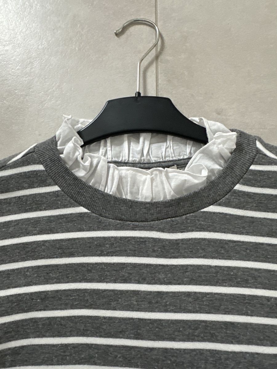 Esprit Pullover & Sweatshirts: Esprit Pulli mit Rüschen, Gr. S, Grau-Weiss, Neuwertig – Gebraucht aus Zug von Hehe 1
