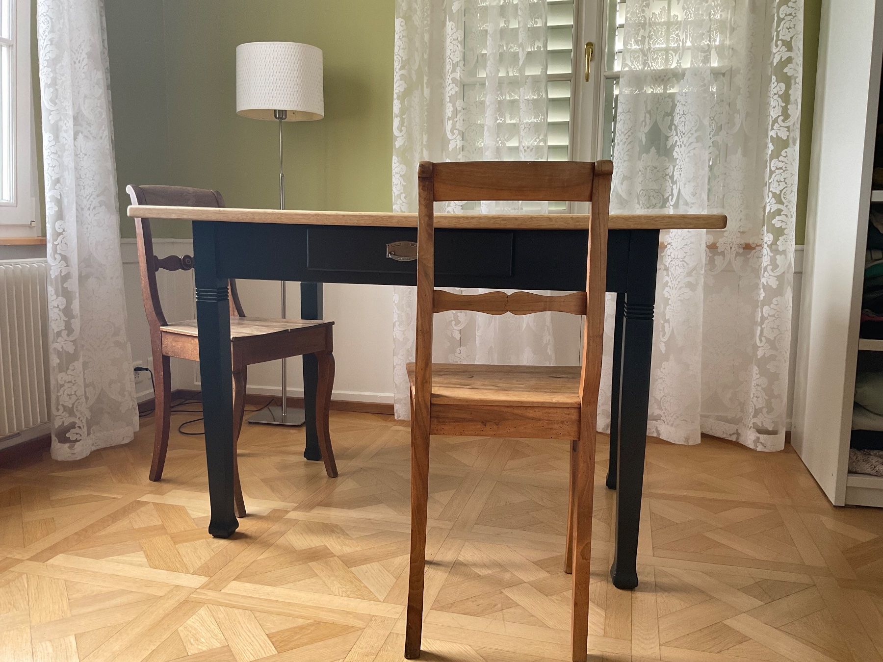 Tavoli: Antiker Tisch mit Schublade, restauriert – Usato da Schönholzerswilen venduto da SommerhausFurniture 3