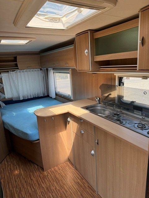 Bürstner Camping Fahrzeuge: Wohnwagen mit Vorzelt 1360 kg – Gebraucht aus Lömmenschwil von Steinbock98 5