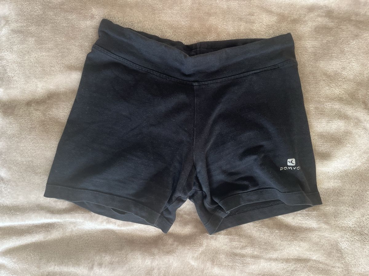 Decathlon Pantaloni: Short noir sport – Usato da Neuchâtel venduto da Ariane_vn00