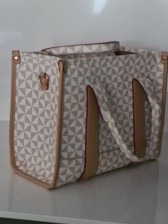 Handtasche