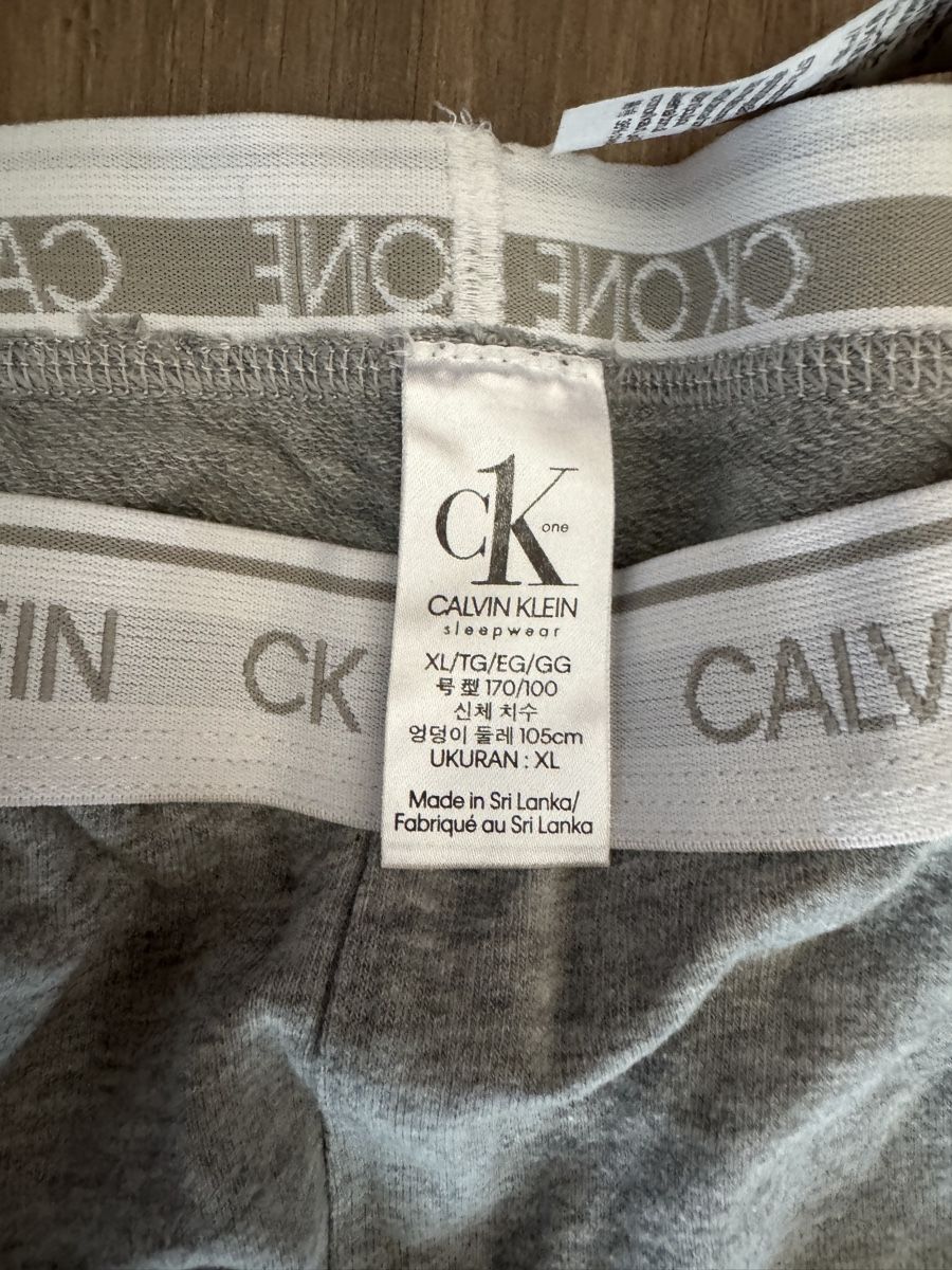 Calvin Klein Pantaloni: Calvin Klein Jogginghose – Usato da Ottenbach venduto da Mani769 1