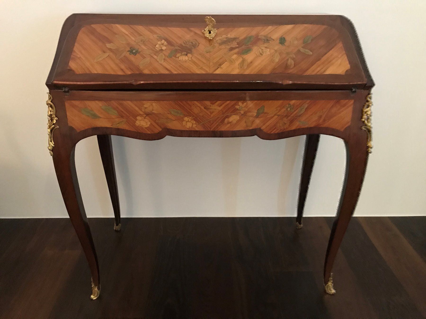 Scrivanie: Seltene "Bureau de Pente" Louis XV 18JH. – Usato da Zürich venduto da Louis_xvi 6