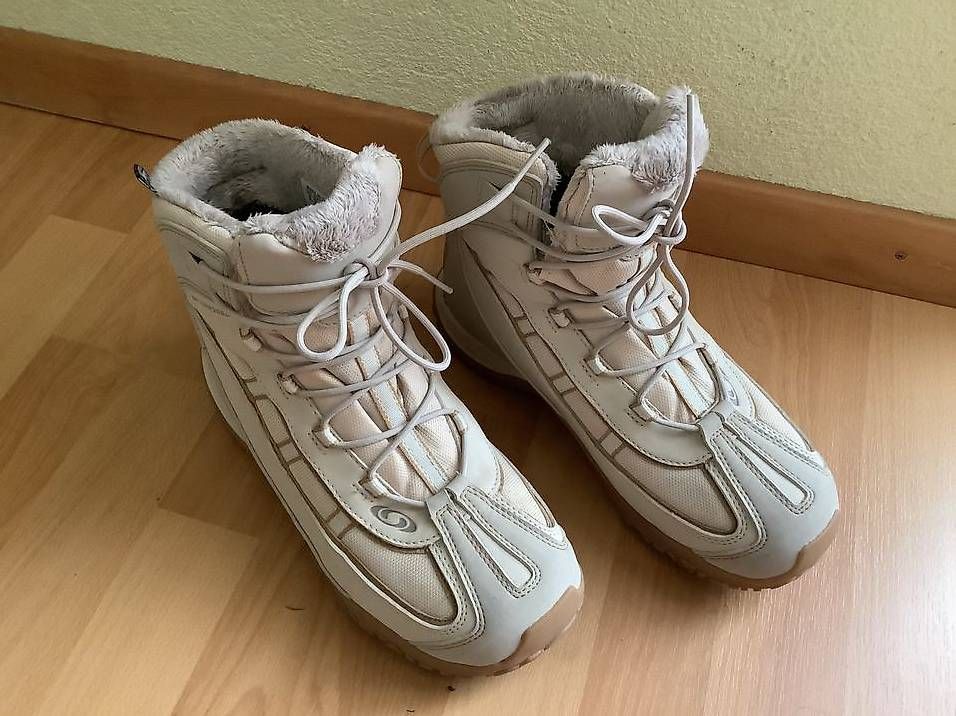 Scarpe da donna: Bottes Salomon gr 39 1/3 – Usato da Icogne venduto da luna.16 1