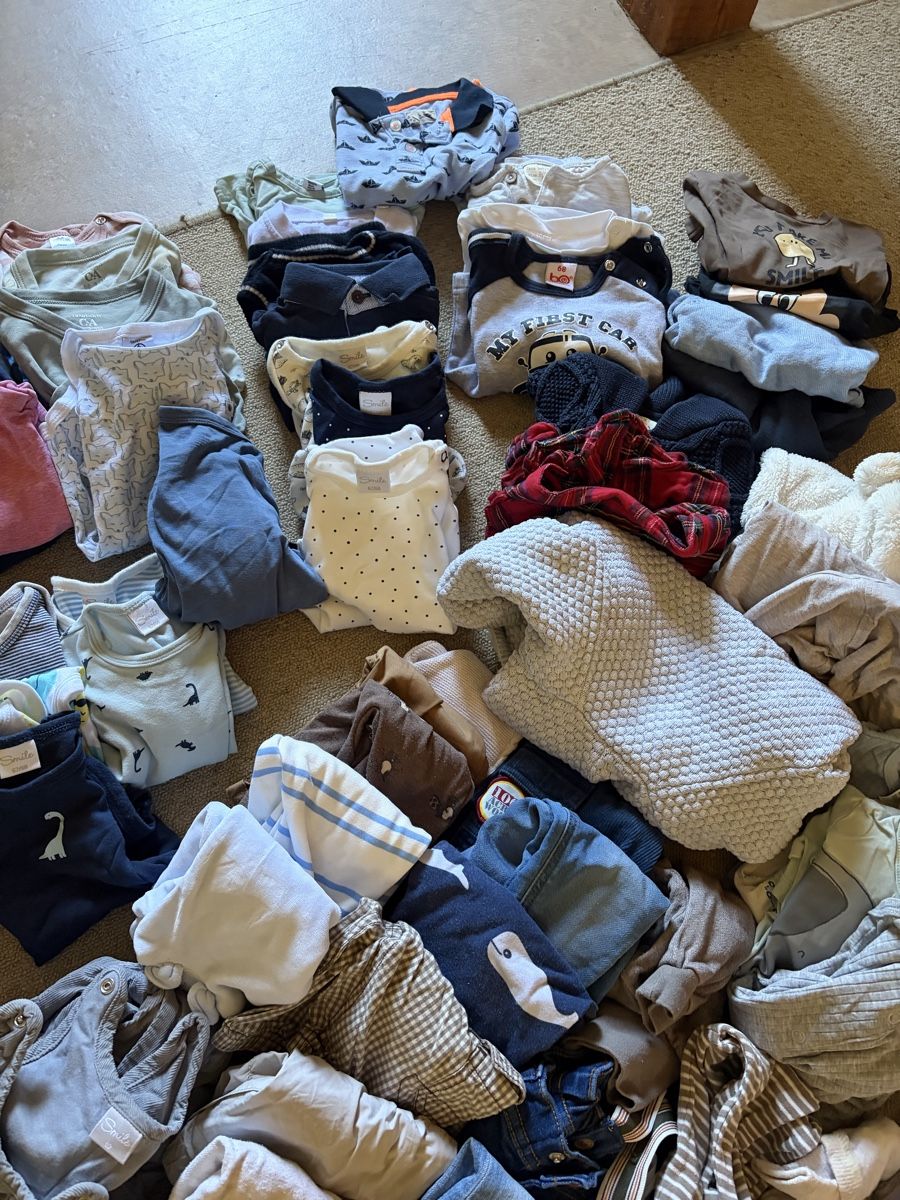 Lots de vêtements: Kleiderpaket Junge/ Unisex Gr. 62/68 – D'occasion à Zürich par nepaprocella 4