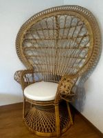 Rattan Pfauenstuhl mit Kissen guter Zustand