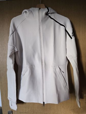 Adidas Hoodie / Pullover (steht S, würde aber sagen ist M)