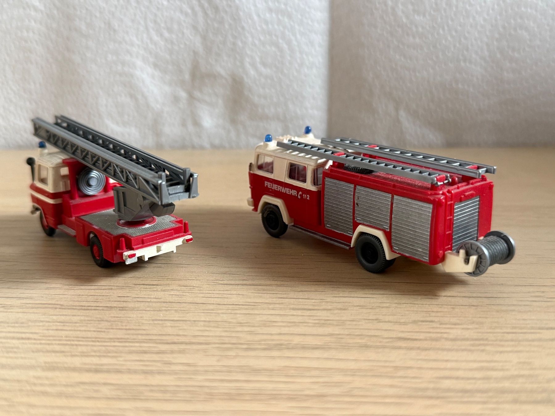 Wiking Kit di modellismo & Modellini statici: 2 camions de pompiers Wiking 1/87 – Usato da Morrens VD venduto da YannD02 1