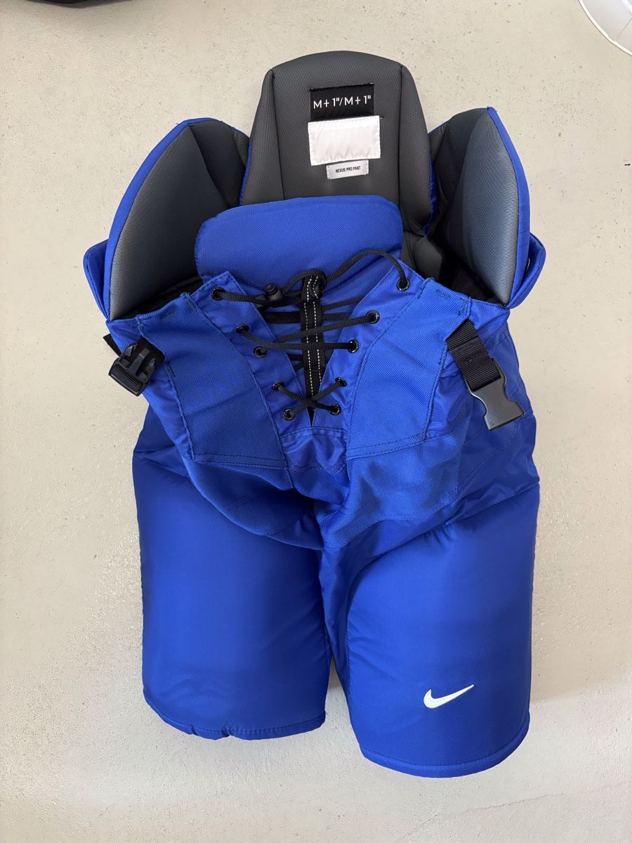 Nike Protections: Limitiert Nike Nexus Pro Pant  – Neuf (Voir description) à Hüntwangen par Sonne054