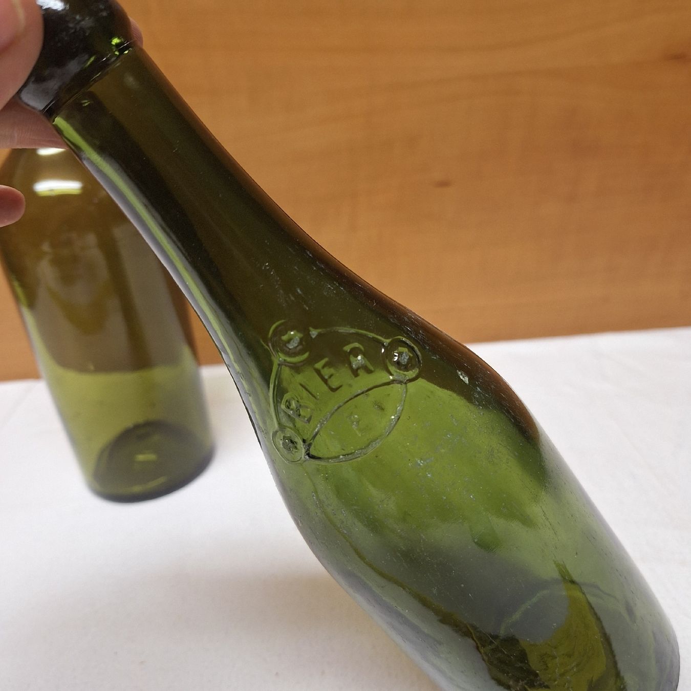 Flaschen: Versand möglich! 2 schöne, alte grüne Bierflaschen – Gebraucht aus Winterthur von Goldpipau 3