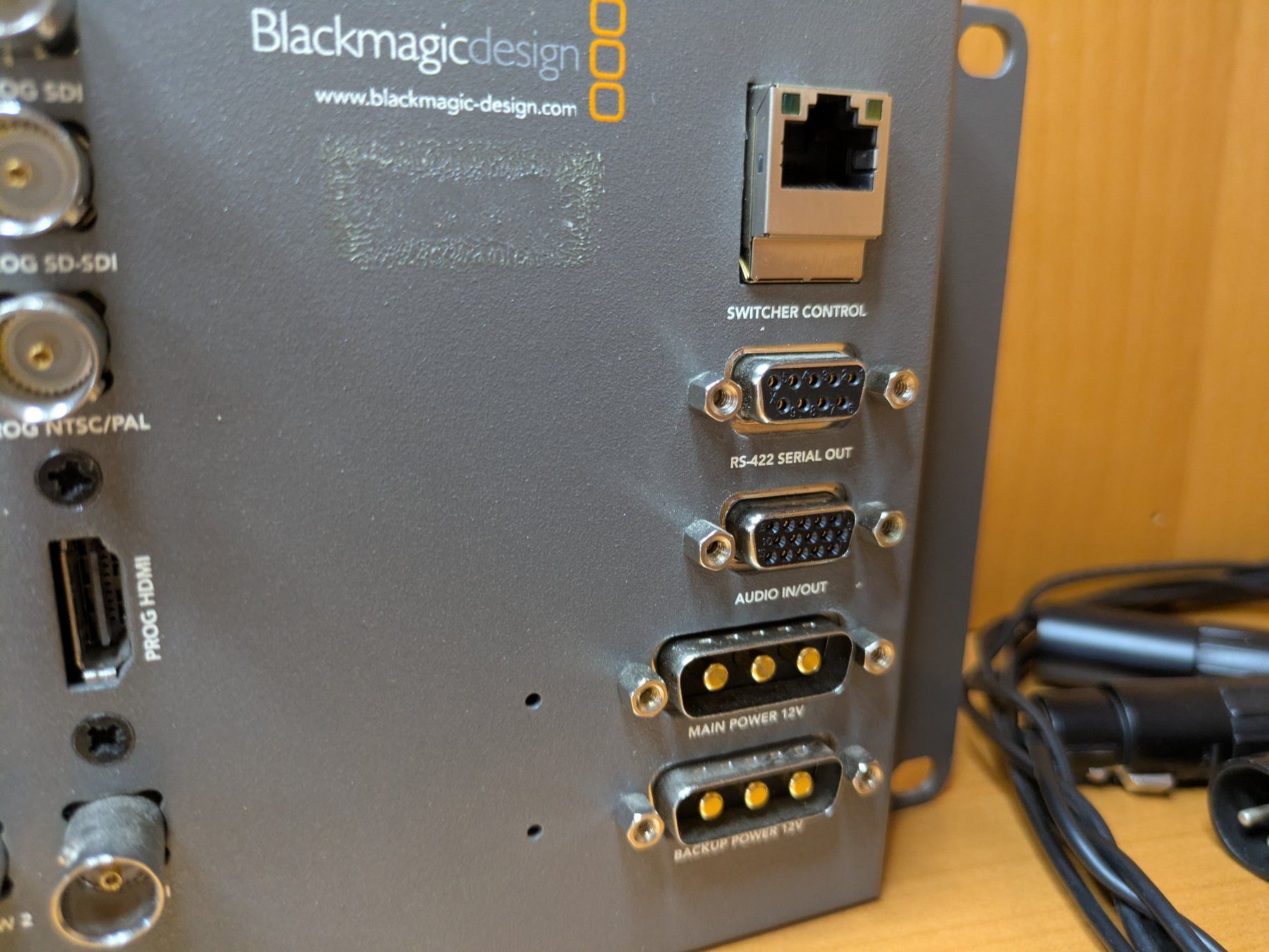 Blackmagic Console di mixaggio: Blackmagic Design ATEM 2 M/E Production Switcher – Usato da Neerach venduto da ciegolink 3