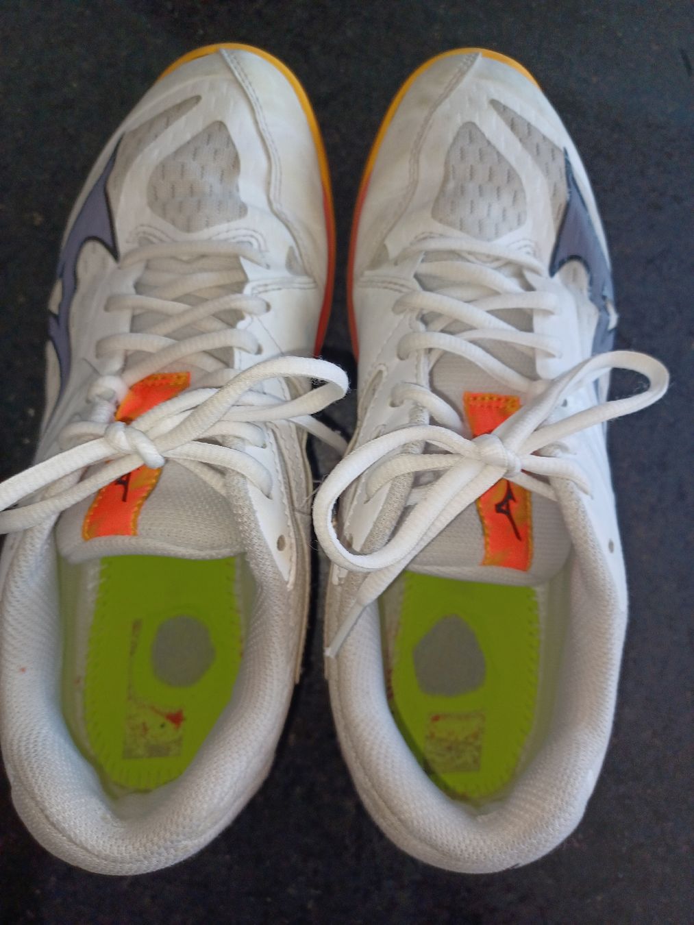 Asics Scarpe da uomo: Asics Hallenturnschuhe Gr 38.5 – Usato da Buchberg venduto da Tschosie 3