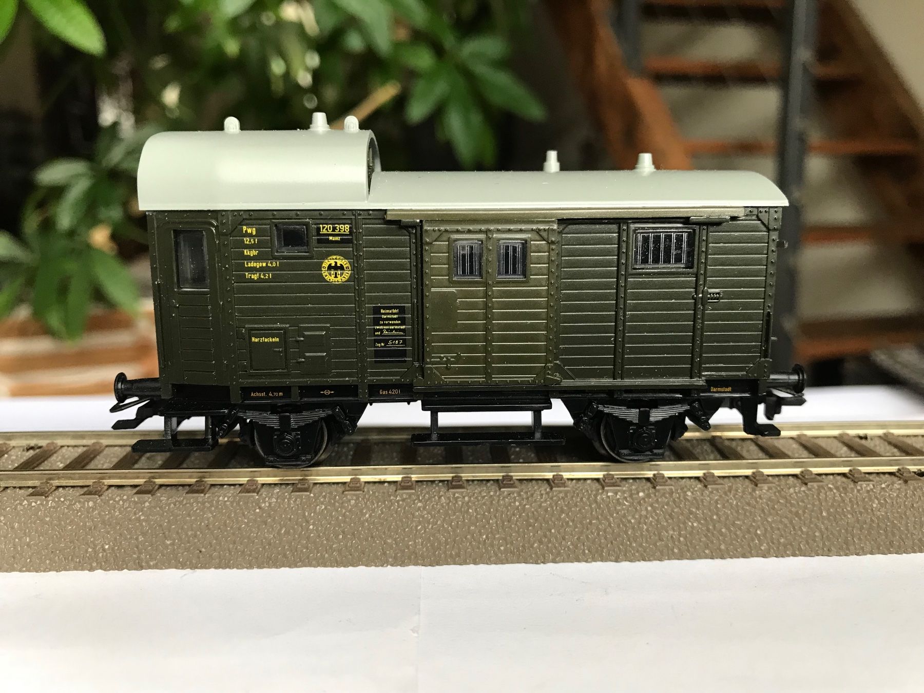 Märklin Modelleisenbahnen: märklin 4699, güterzugbegleitwagen der DR – Gebraucht aus Liestal von ozo2005
