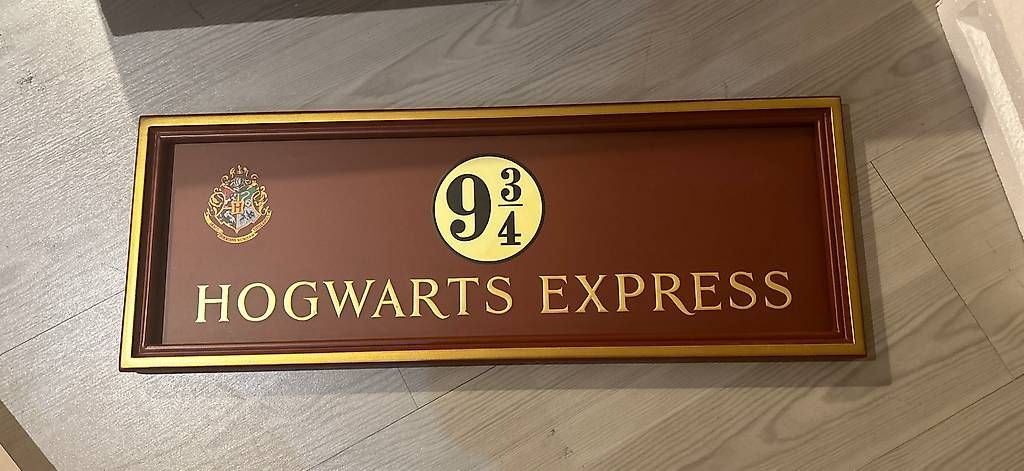 Ecriteaux: Panneau Hogwarts Express - Harry Potter – D'occasion à Crans VD par Sveniouche 1