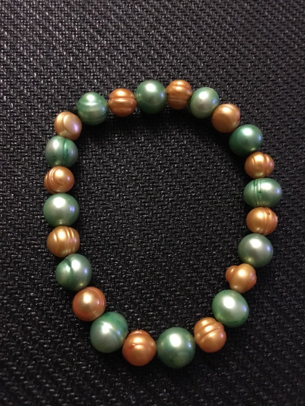 Bracciali & Braccialetti: Armband,echte eingefärbte Zuchtperlen – Nuovo (secondo la descrizione) da Fislisbach venduto da Eye-Arts 1