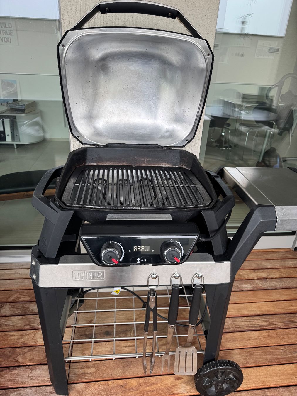 Grils: Weber Pulse 2000W with cart – D'occasion à Euthal par FredSZ
