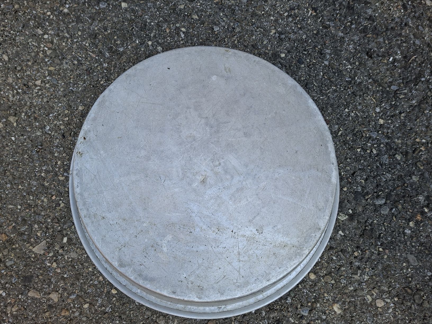 Schalen: Alu-Schüssel 67cm Durchmesser Used – Gebraucht aus Erlach von silvia3235 3