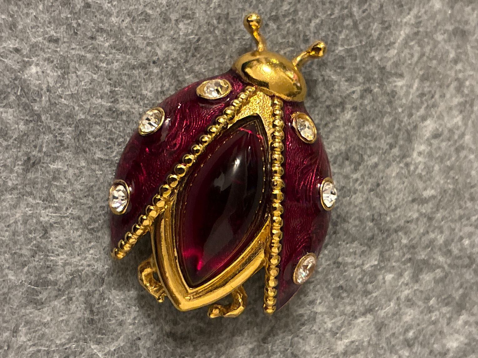 Dior Spille & Fermagli: Dior Vintage Brosche Marienkäfer rot – Usato da Uznach venduto da Vintage2022.
