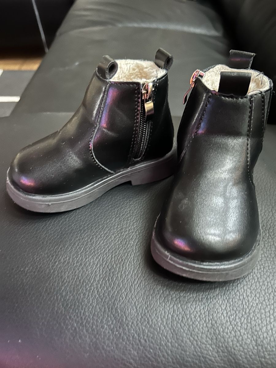 Scarpe per ragazzi: Kinder stiefeln Grösse 22 – Usato da Läufelfingen venduto da Kitty_St 1
