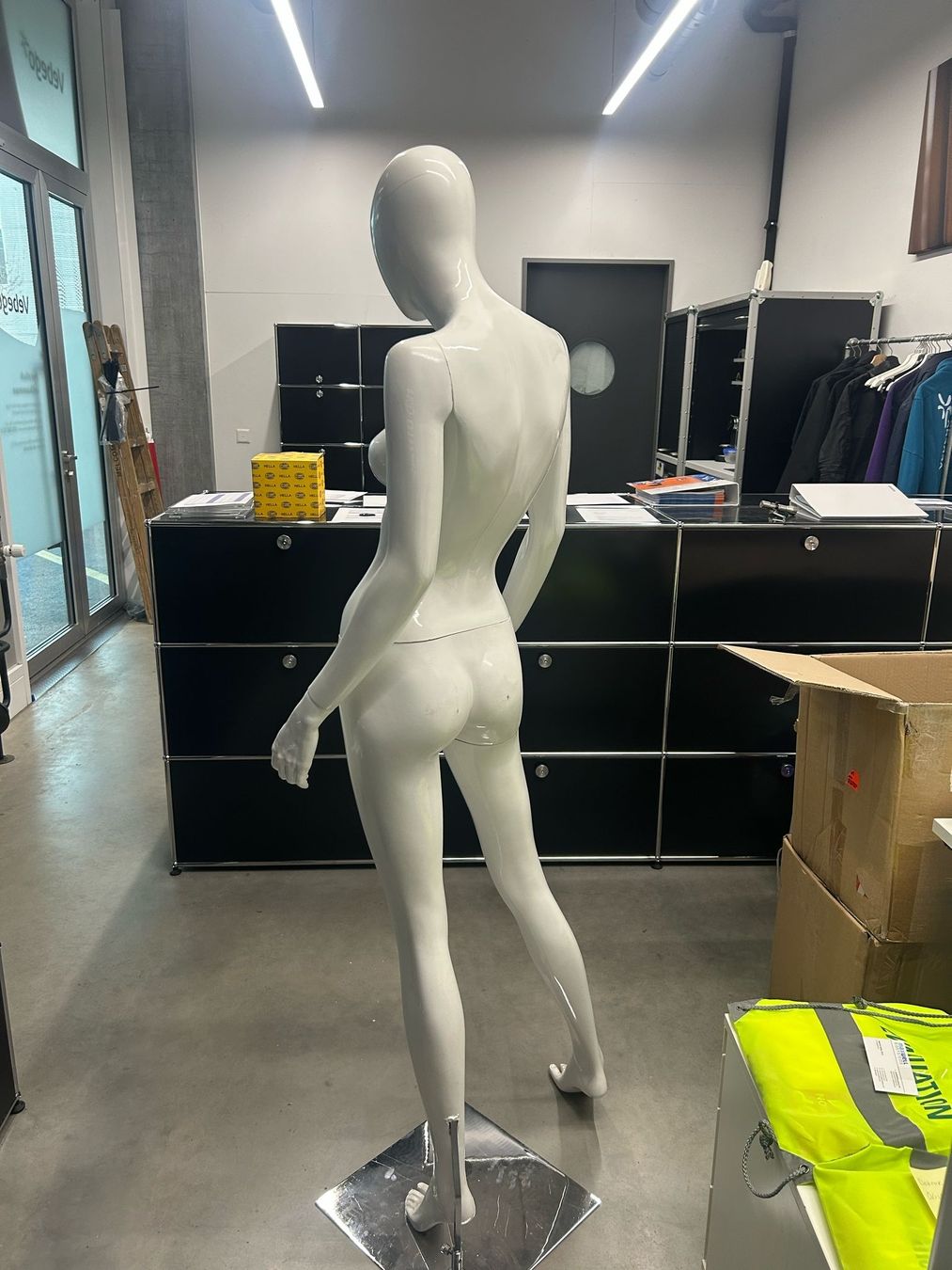 Altro in Decorazioni & Accessori: Schaufensterpuppe weiss weiblich – Usato da Nürensdorf venduto da thaswan 1