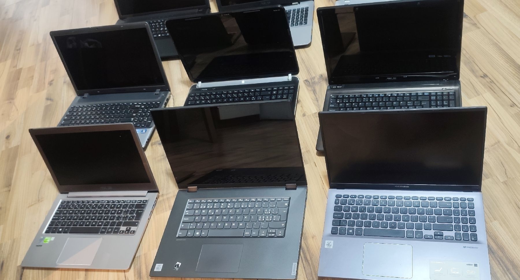 Notebook: For sell - 9 Defective laptops  – Difettoso da Pedrinate venduto da ipe_bgt7 3