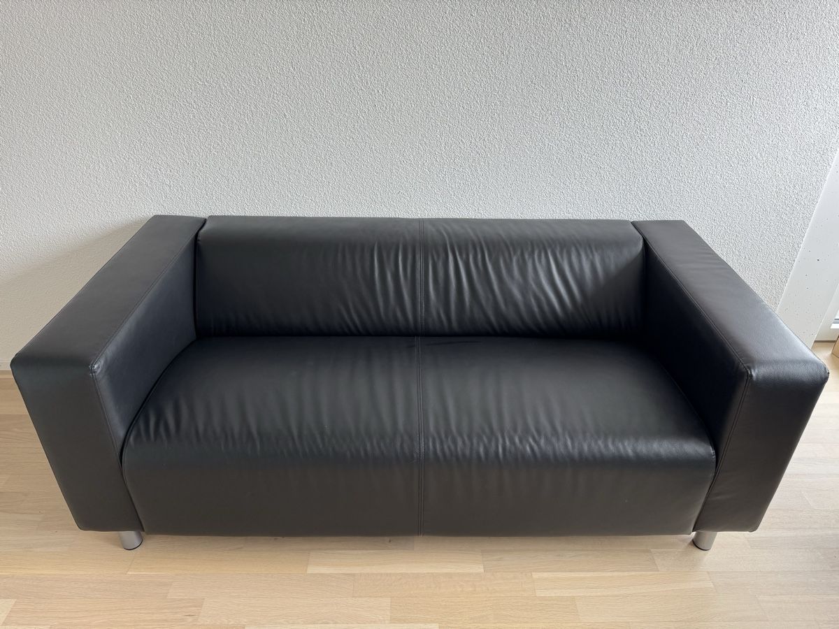 Ikea Divani: Ikea Klippan 2er-Sofa (schwarz) – Usato da Muttenz venduto da hypparion 1