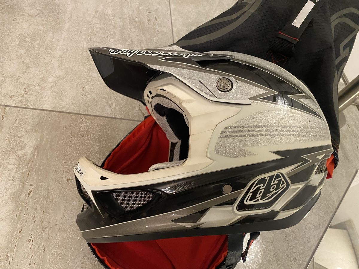 Troy Lee Caschi & visiere: Troy Lee Designs Helm Gr S – Usato da Birrwil venduto da Bendegriz