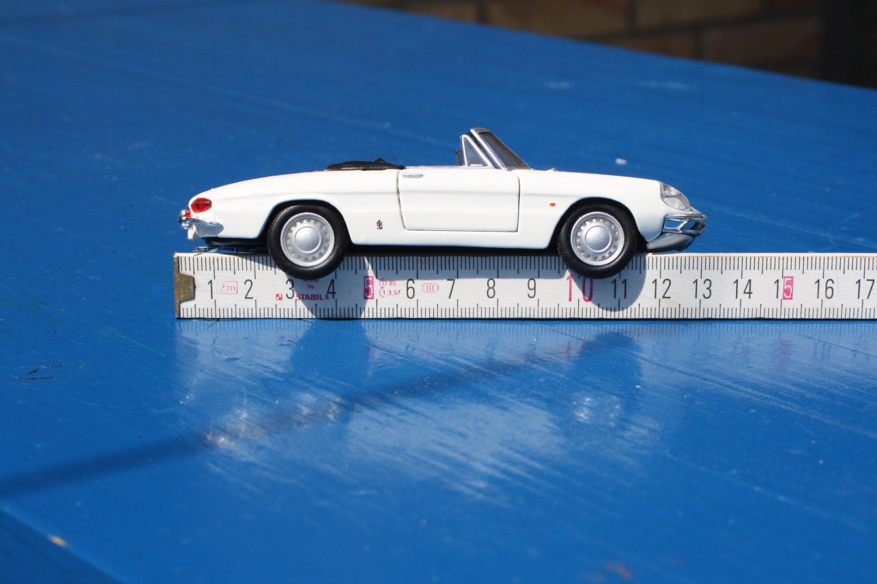 Alfa Romeo Modellini d'auto: ALFA ROMEO DUETO RUNDHECK SPIDER MODELL – Usato da Wauwil venduto da Pneuedy 9