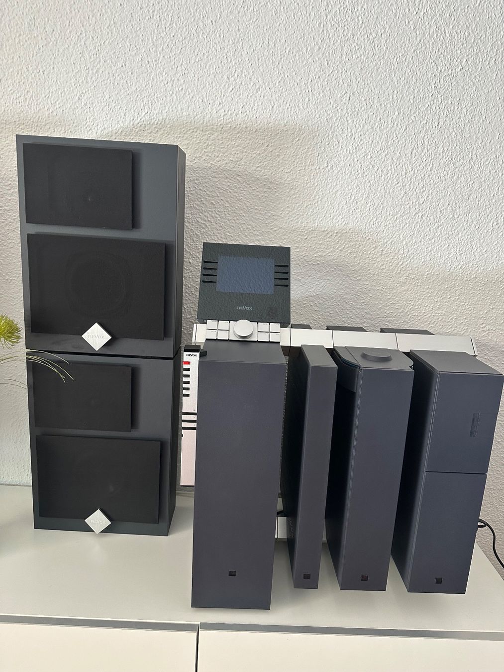 Revox Sistemi audio & multimediali: Revox Evolution Komplettanlage mit 2 D-WALL Lautsprecher – Usato da Eschenz venduto da Maze03