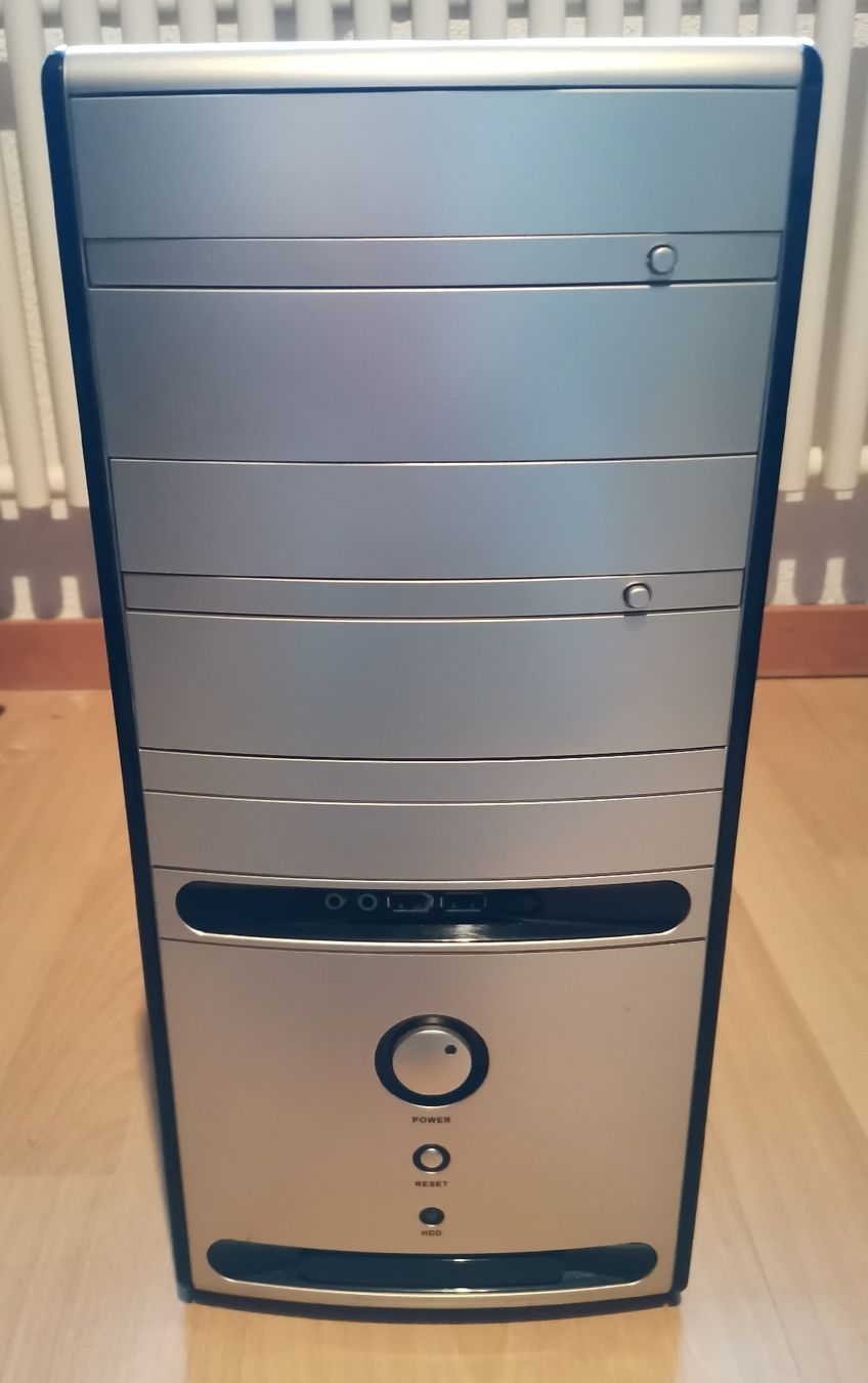 PC: PC Tower mit Intel Celeron G550, 8GB RAM, Ohne SSD/System – Usato da Bottighofen venduto da andax