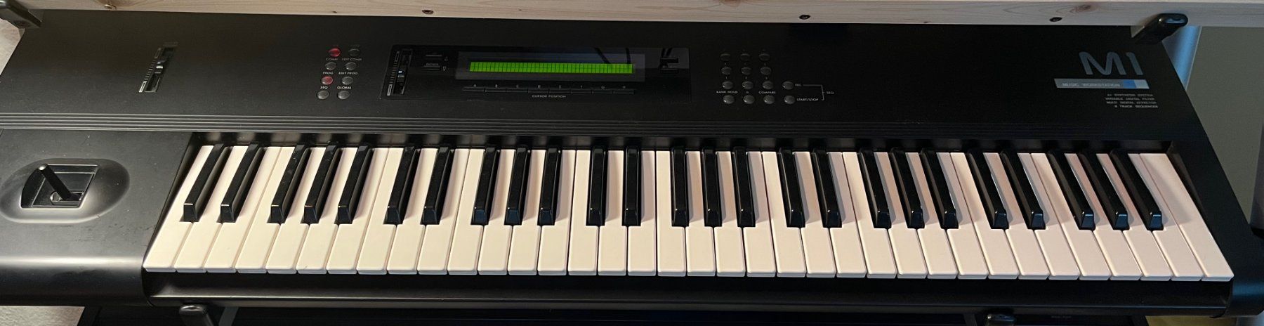 Korg Strumenti musicali: Korg M1 Synth / Workstation - inkl. Orchestra PCM Cards – Usato da Zürich venduto da notarious