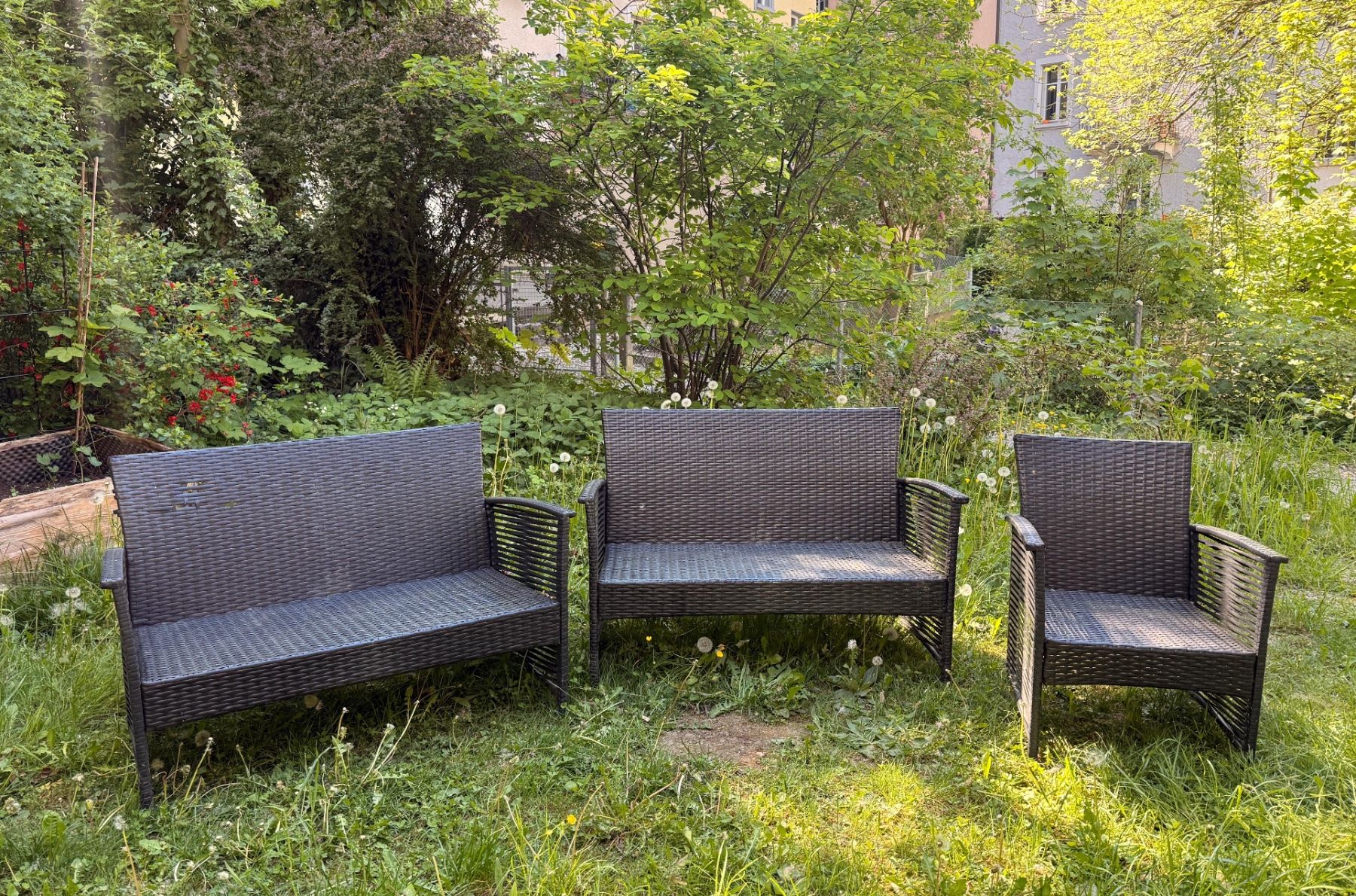 Set di tavolo e panche: Gartenmöbel 3 teilig – Usato da Bern venduto da ann_pk5w 2