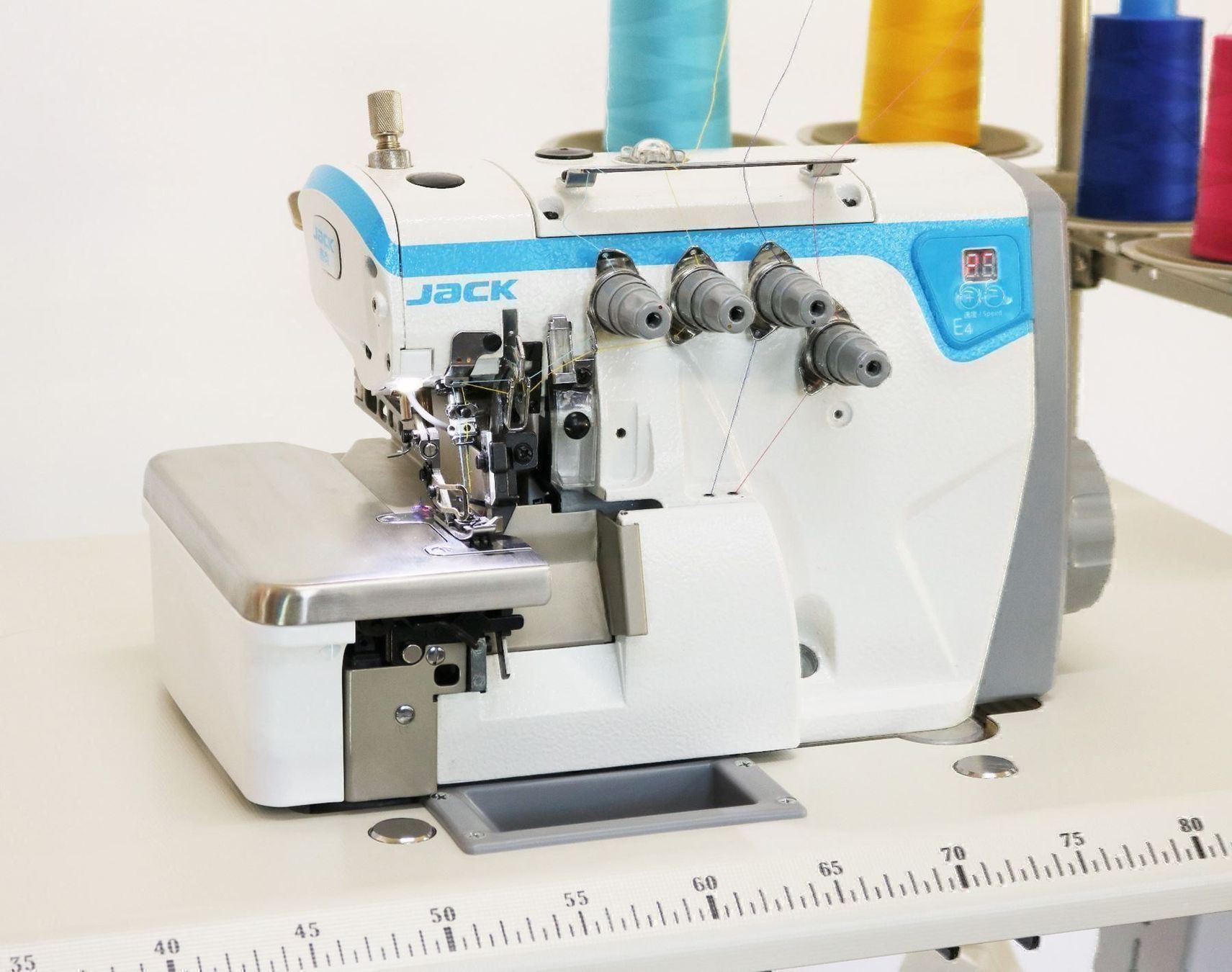 Macchine da cucire: Overlock Industrienähmaschine JACK Neu – Nuovo e nell'imballaggio originale da Rehetobel venduto da dani034