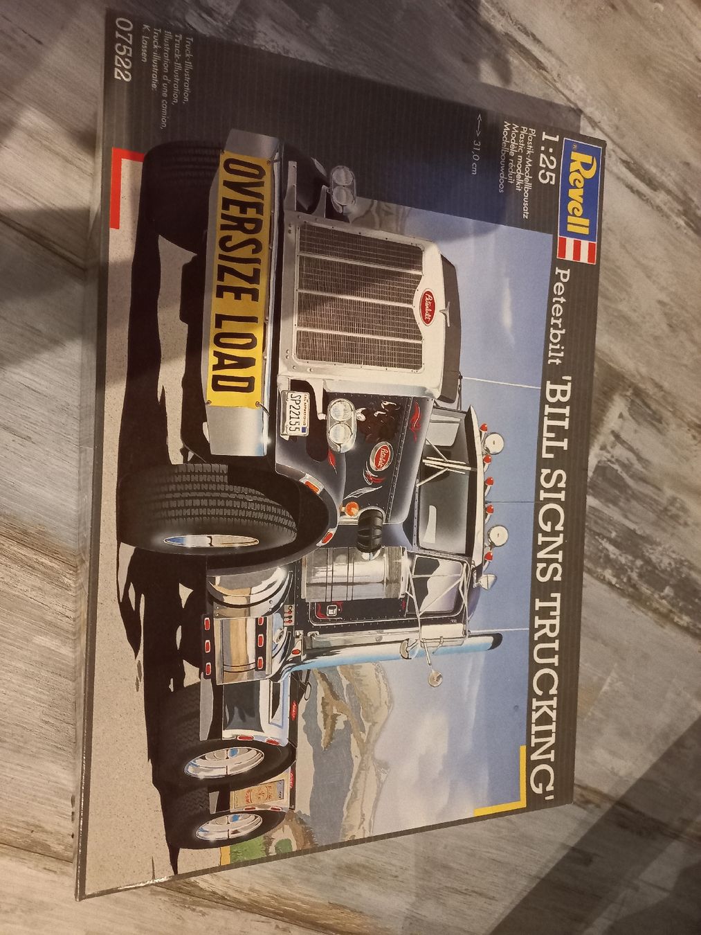 Revell Kits de montage: Kit à monter camion Peterbilt 1/25 – D'occasion à Attalens par remy_s00