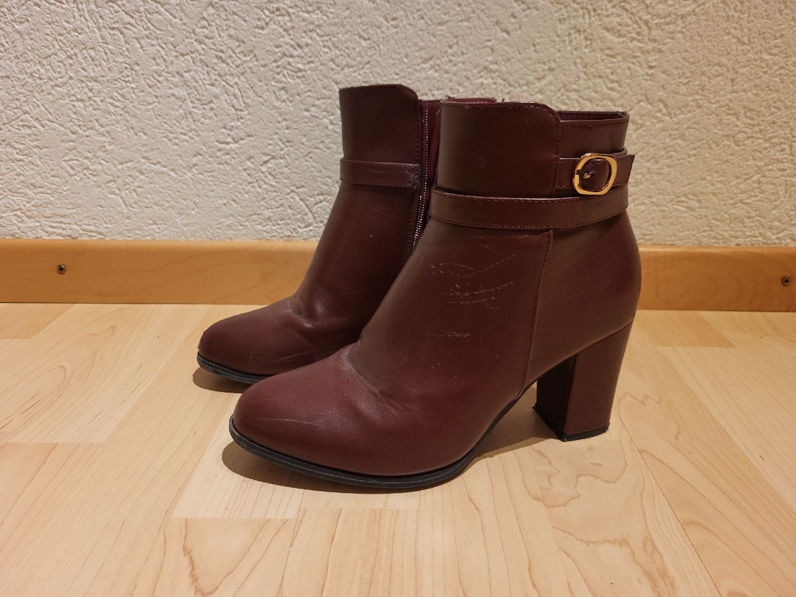 Damenschuhe: Absatzstiefeletten Gr. 39 braunrot – Gebraucht aus Steffisburg von esneusdaheime