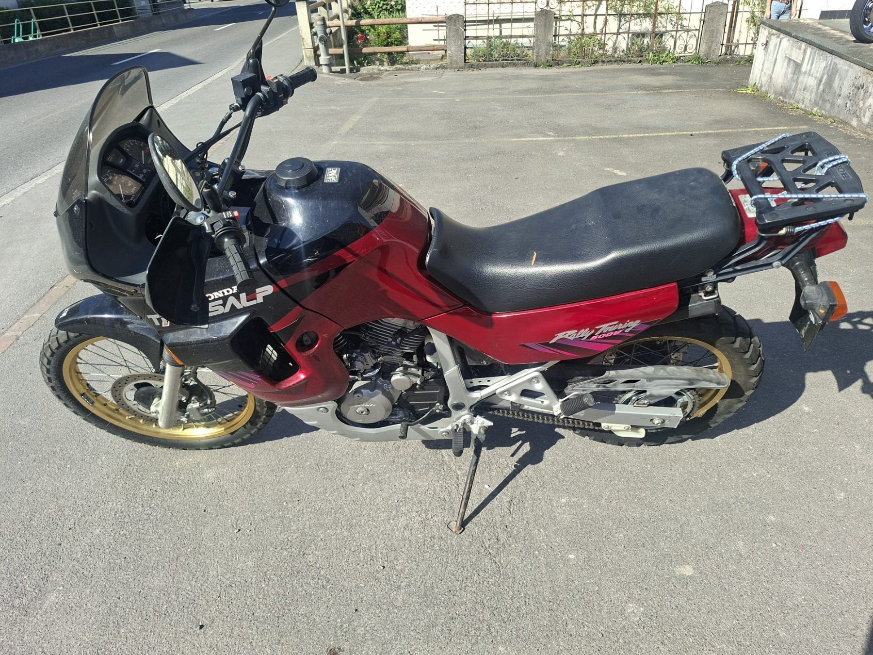 Honda Enduro: Honda Transalp 600 V – Usato da Wangs venduto da zweirad-pizol 1