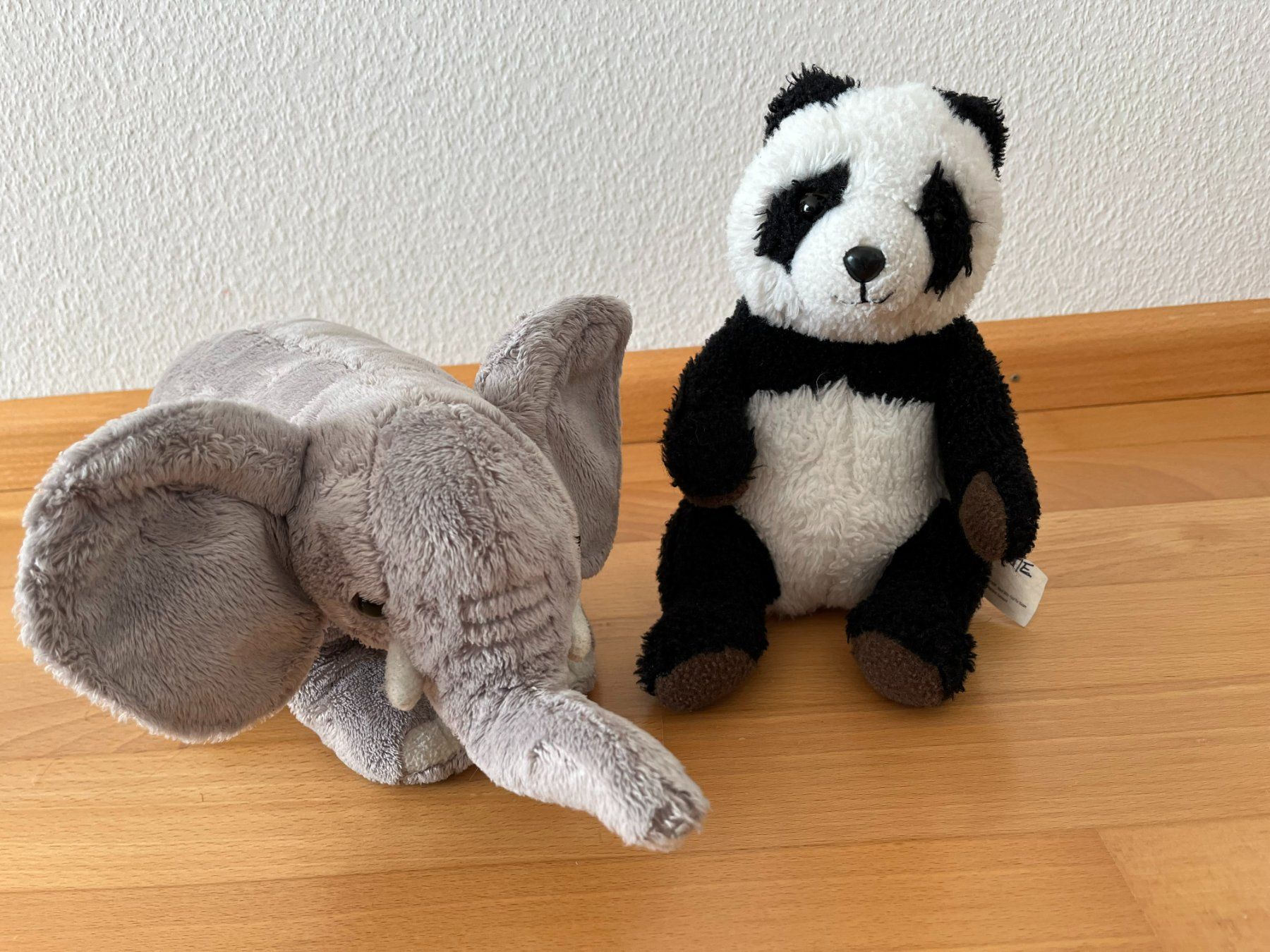 Giocattoli: Elefant und Panda - Plüschtier – Usato da Muttenz venduto da Juvenile33 1