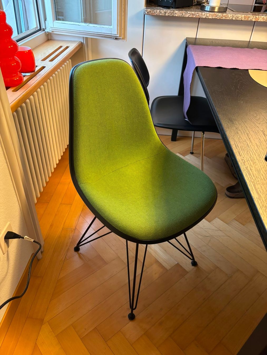 Vitra Stühle: Eames Plastic Side Chair DSR von VITRA – Gebraucht aus Triboltingen von Lavazza9