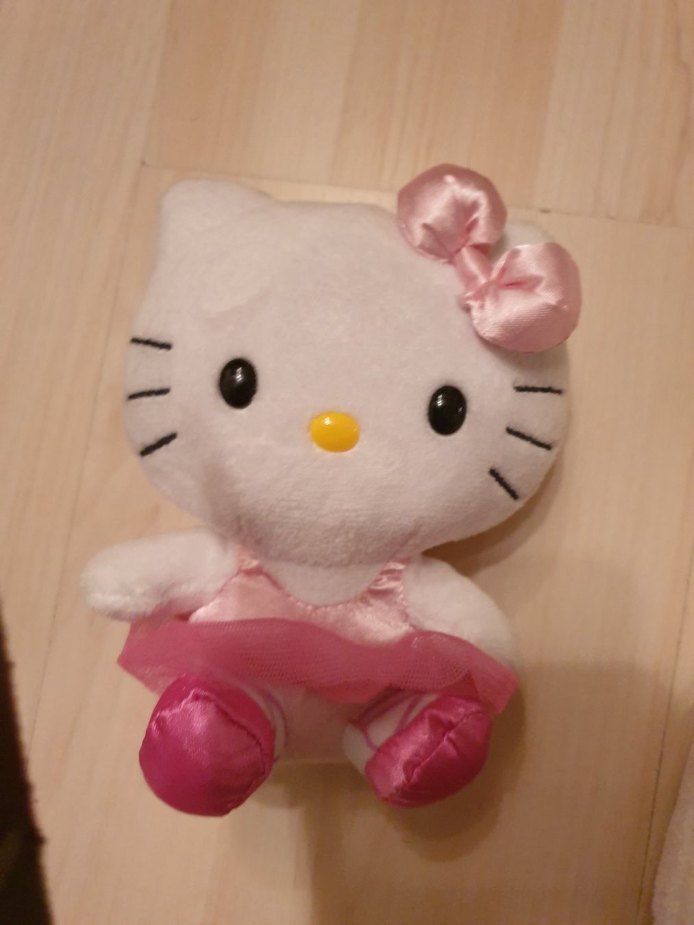 Spielzeuge: Hello Kitty, 3 Stück plus kleiner Anhänger – Gebraucht aus Schönengrund von lia_t65g 3