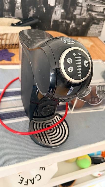 Kaffeemaschinen & Espressomaschinen: machine cafe dolce gusto – Gebraucht aus Yverdon-les-Bains von oporto76