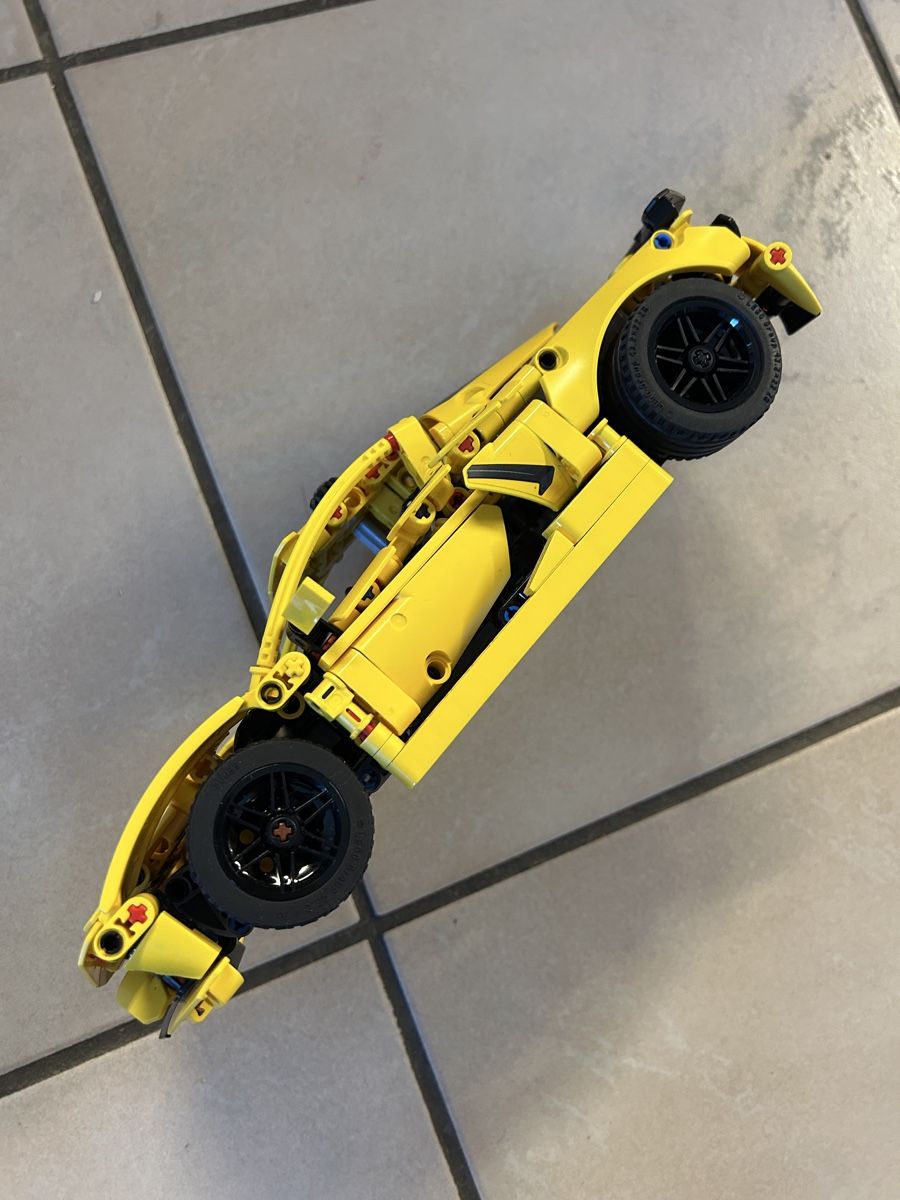 Lego Spielzeuge: Lego 42205 Corvette technic – Gebraucht aus L'Isle von DanielGed 1
