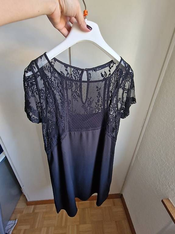 Kleider: Schönes Kleid mit Spitze Gr L  – Gebraucht aus Bern von Huha1 1