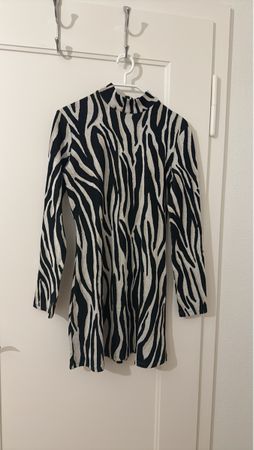 Damen Kleid Zebra Muster langarm neuwertiger Zustand